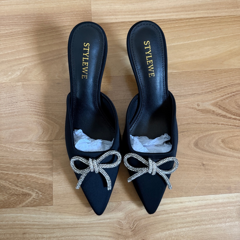 STYLEWE Black Kitten Heels with Silver Bow Accent- BRAND NEW